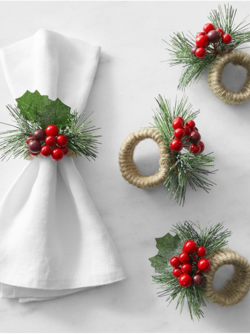 Williams Sonoma Holiday Holly Berry Napkin Rings Set  Pine Christmas Table Decor